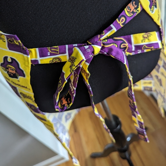 ECU - East Carolina University Pirates Apron - Picture 5 of 7